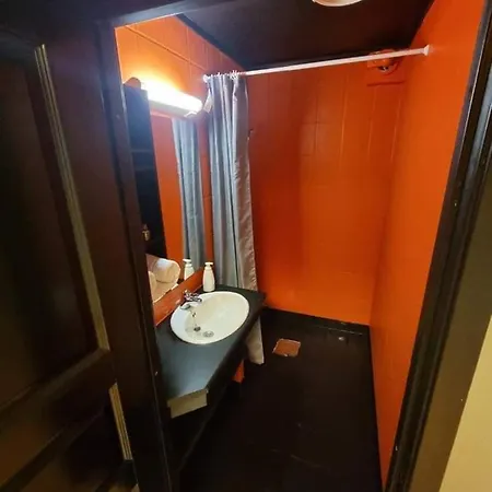 8627 Hostel